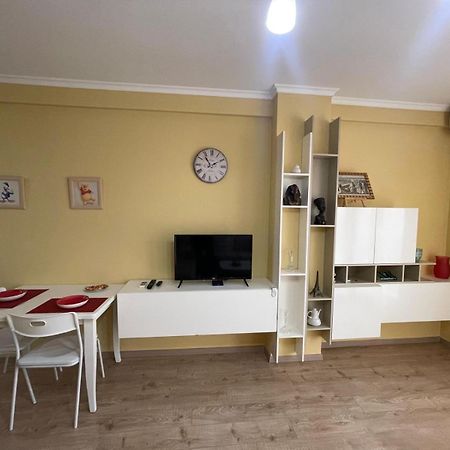 Ergi'S Host Apartment Тирана Экстерьер фото